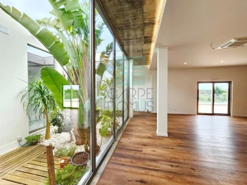 Moradia T4 para Venda em Atouguia da Baleia