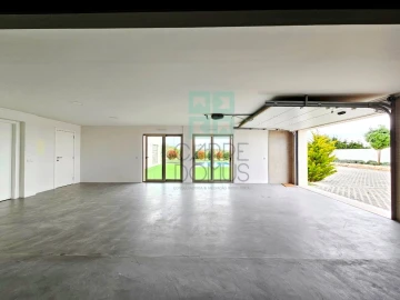 Moradia T4 para Venda em Atouguia da Baleia