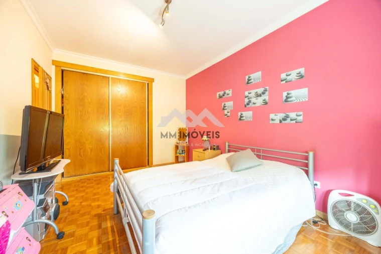 Apartamento T3 para Venda em Valongo Foto 18