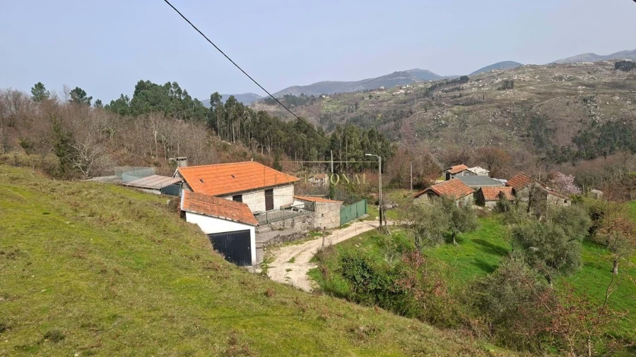 Moradia T3 para Venda em Bustelo, Carneiro e Carvalho de Rei Foto 5