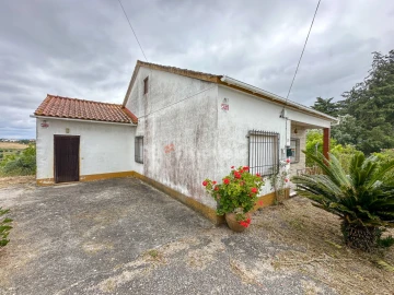 Moradia T3 para Venda em Madalena e Beselga