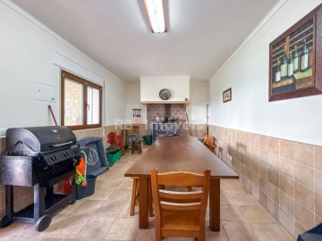 Moradia T5 para Venda em Nossa Sra de Fatima