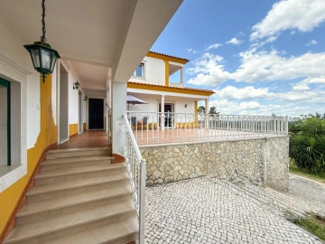Moradia T5 para Venda em Nossa Sra de Fatima