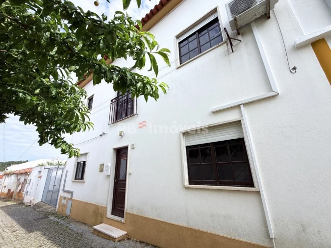 Moradia T2 para Venda em Vila Nova da Barquinha Foto 2