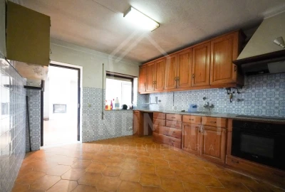 Moradia T3 para Venda em Alcobaça e Vestiaria