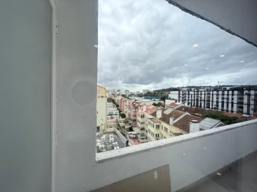 Apartamento T4 para Venda em Benfica