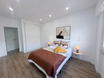 Apartamento T4 para Venda em Benfica