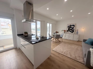 Apartamento T4 para Venda em Benfica