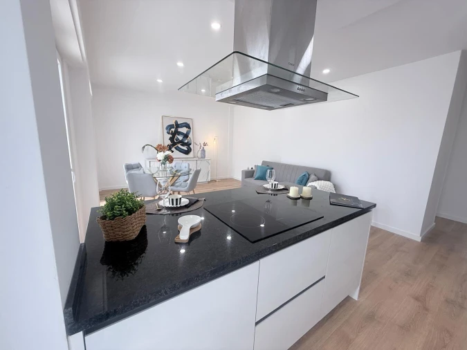 Apartamento T4 para Venda em Benfica Foto 5