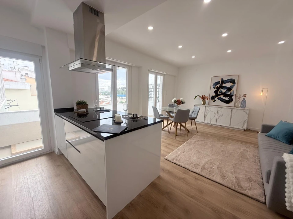 Apartamento T4 para Venda em Benfica Foto 11