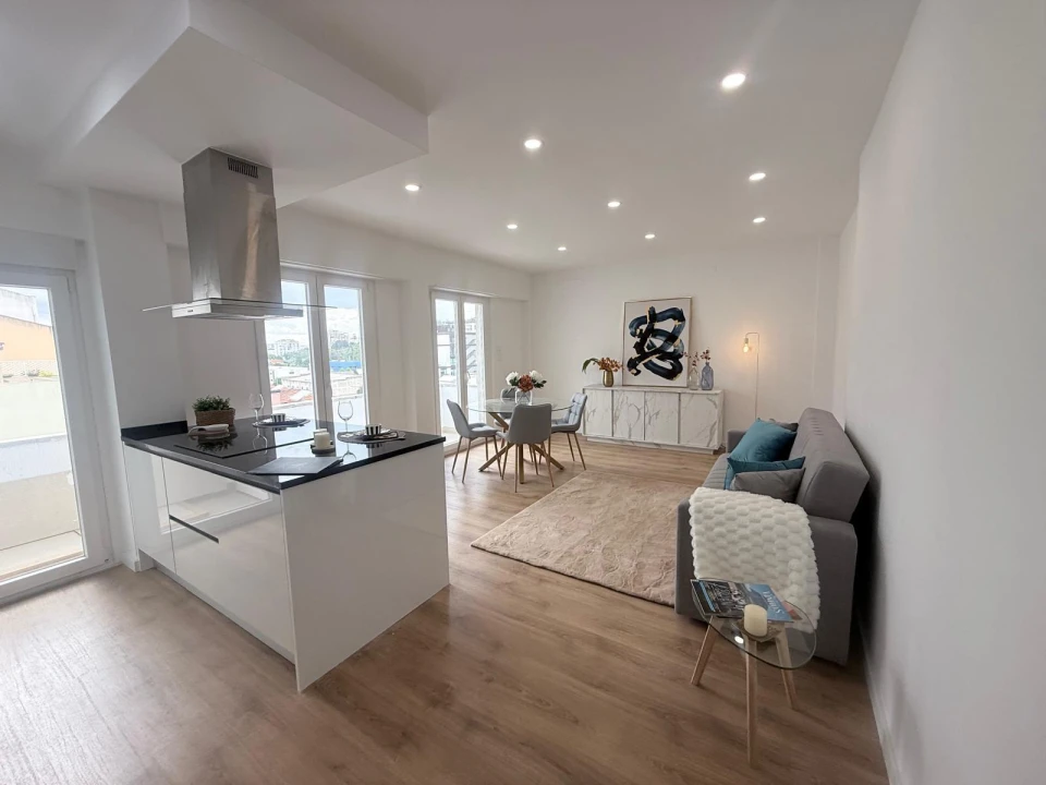 Apartamento T4 para Venda em Benfica Foto 12