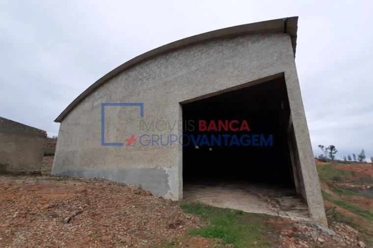 Armazém para Venda em Candosa Foto 3