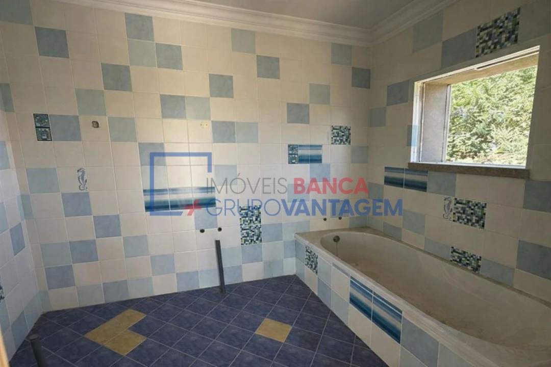 Moradia T4 para Venda em Ovoa e Vimieiro Foto 8
