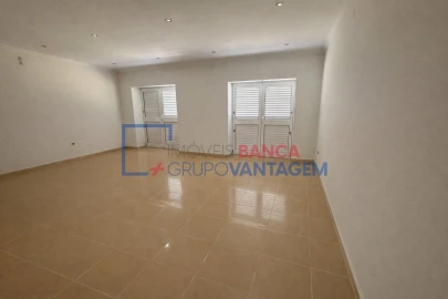 Moradia T4 para Venda em Ovoa e Vimieiro