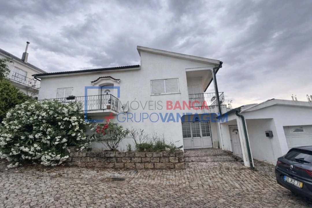 Moradia T4 para Venda em Sernancelhe e Sarzeda Foto 1