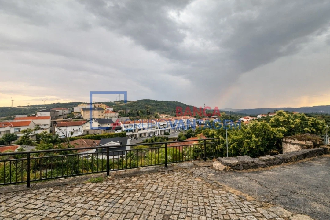 Moradia T4 para Venda em Sernancelhe e Sarzeda Foto 5