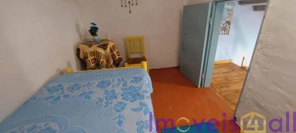 Moradia T4 para Venda em Almodôvar e Graça dos Padrões