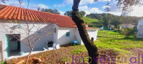 Moradia T4 para Venda em Almodôvar e Graça dos Padrões