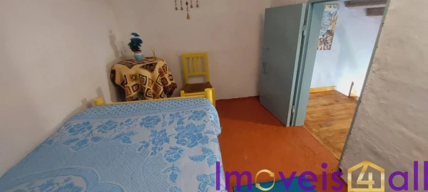 Moradia T4 para Venda em Almodôvar e Graça dos Padrões