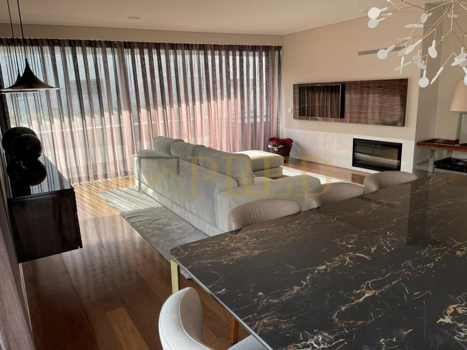 Apartamento T3 para Arrendamento em Aldoar, Foz do Douro e Nevogilde Foto 4