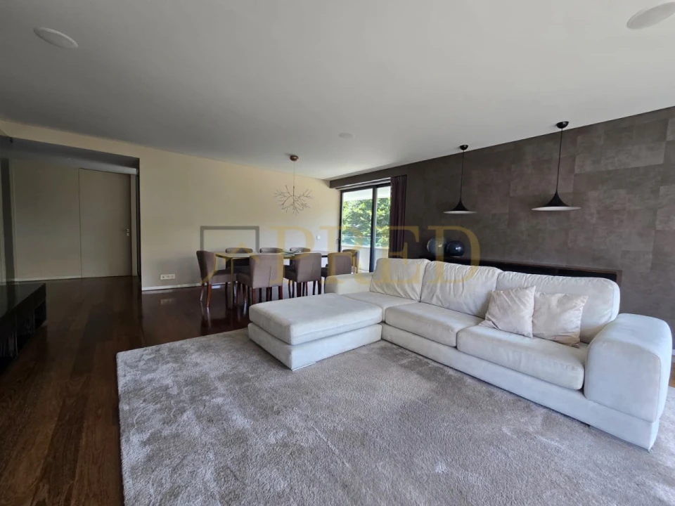 Apartamento T3 para Arrendamento em Aldoar, Foz do Douro e Nevogilde Foto 2