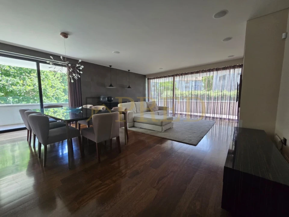 Apartamento T3 para Arrendamento em Aldoar, Foz do Douro e Nevogilde Foto 3