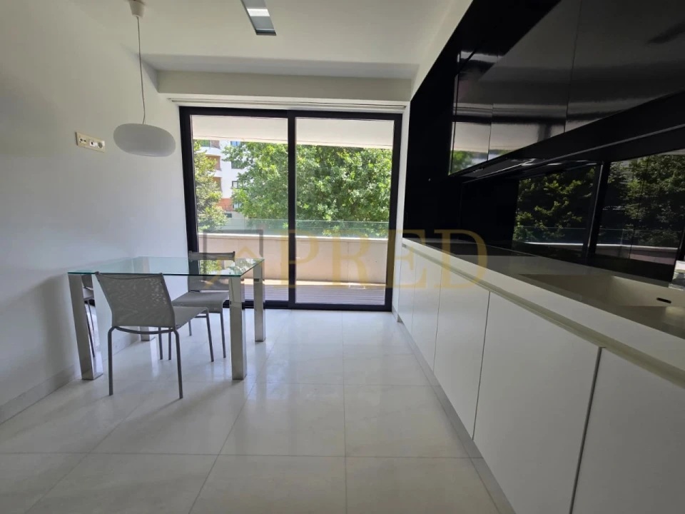 Apartamento T3 para Arrendamento em Aldoar, Foz do Douro e Nevogilde Foto 8
