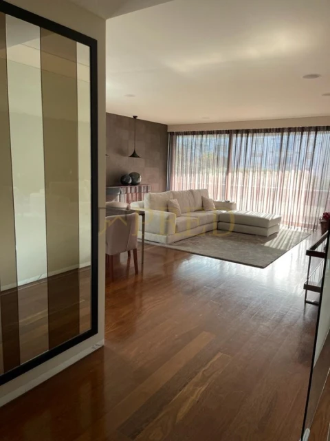 Apartamento T3 para Arrendamento em Aldoar, Foz do Douro e Nevogilde