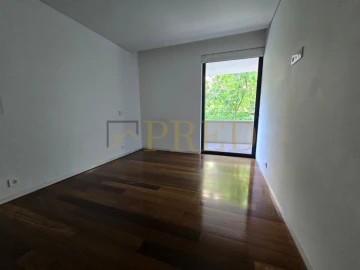 Apartamento T3 para Arrendamento em Aldoar, Foz do Douro e Nevogilde