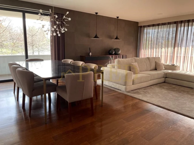 Apartamento T3 para Arrendamento em Aldoar, Foz do Douro e Nevogilde Foto 3