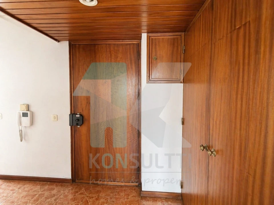 Apartamento T3 para Venda em Carcavelos e Parede Foto 7