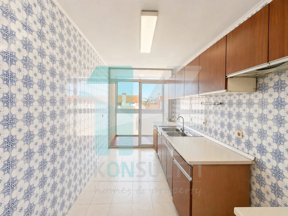 Apartamento T3 para Venda em Carcavelos e Parede Foto 8
