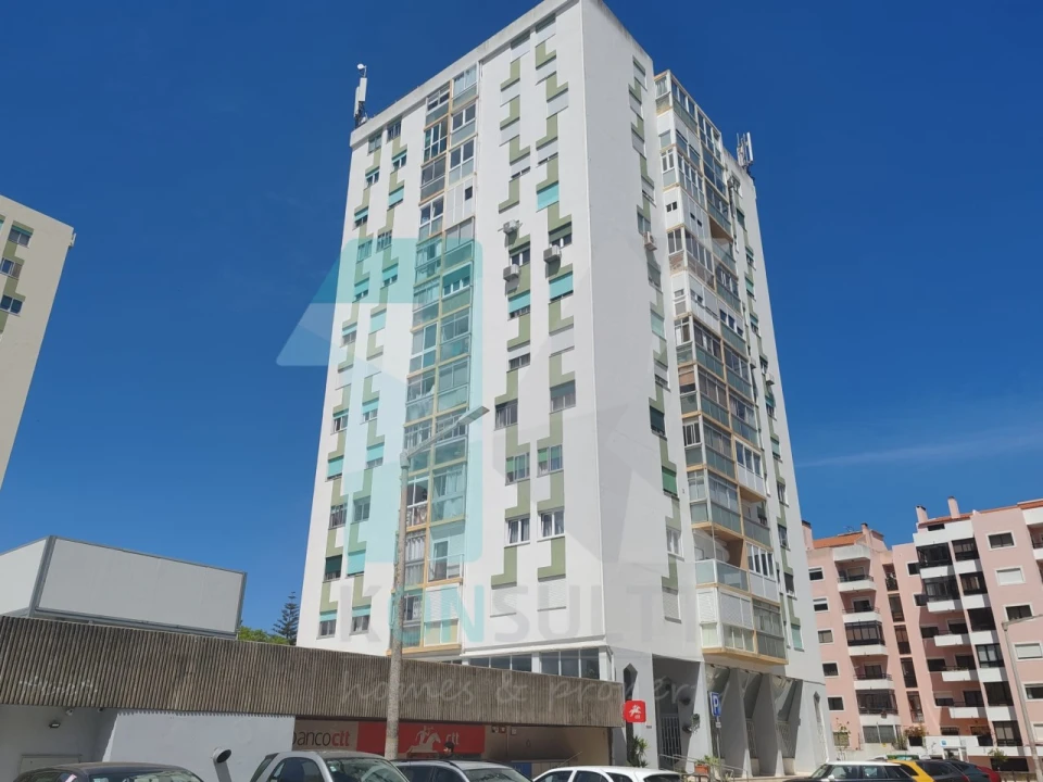 Apartamento T3 para Venda em Carcavelos e Parede Foto 19