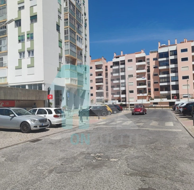 Apartamento T3 para Venda em Carcavelos e Parede Foto 21