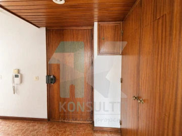 Apartamento T3 para Venda em Carcavelos e Parede