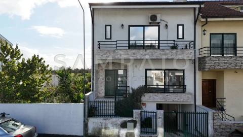 Moradia T3 para Venda em Fânzeres e São Pedro da Cova
