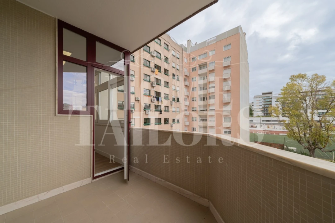 Apartamento T3 para Venda em São Domingos de Benfica Foto 7