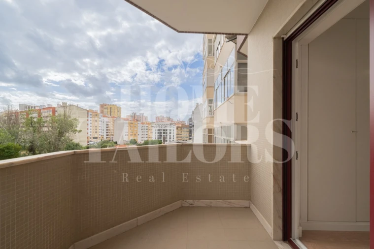 Apartamento T3 para Venda em São Domingos de Benfica Foto 9
