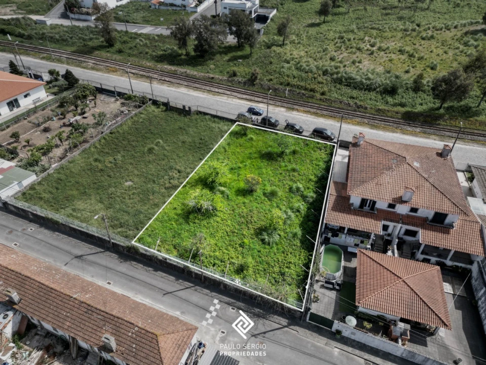 Terreno para Venda em Paços de Brandão Foto 4