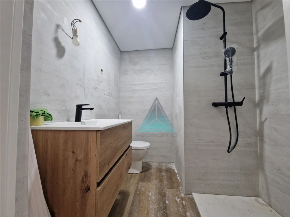 Apartamento T2 para Venda em Amora Foto 4