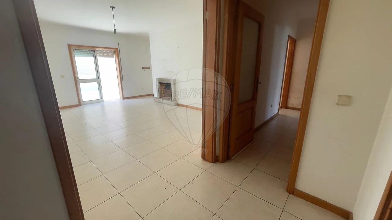 Apartamento T3 para Venda em O. Azeméis, Riba-Ul, Ul, Macinhata Seixa, Madail Foto 1