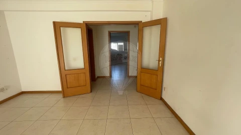 Apartamento T3 para Venda em O. Azeméis, Riba-Ul, Ul, Macinhata Seixa, Madail