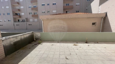 Apartamento T3 para Venda em O. Azeméis, Riba-Ul, Ul, Macinhata Seixa, Madail