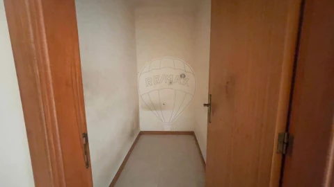 Apartamento T3 para Venda em O. Azeméis, Riba-Ul, Ul, Macinhata Seixa, Madail