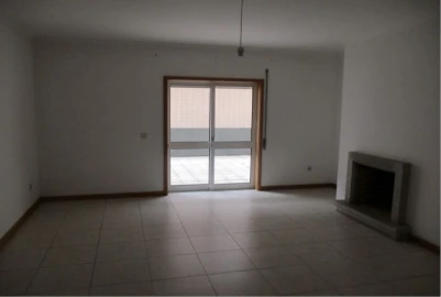Apartamento T3 para Venda em O. Azeméis, Riba-Ul, Ul, Macinhata Seixa, Madail