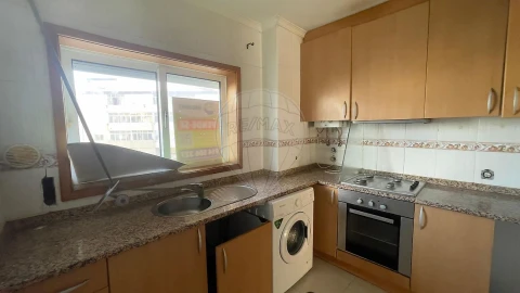Apartamento T3 para Venda em O. Azeméis, Riba-Ul, Ul, Macinhata Seixa, Madail