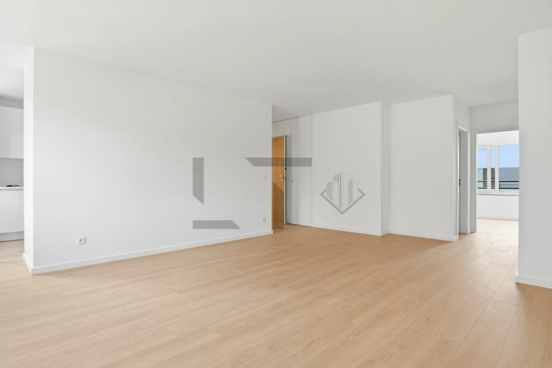 Apartamento T3 para Venda em Santo António dos Cavaleiros e Frielas Foto 1