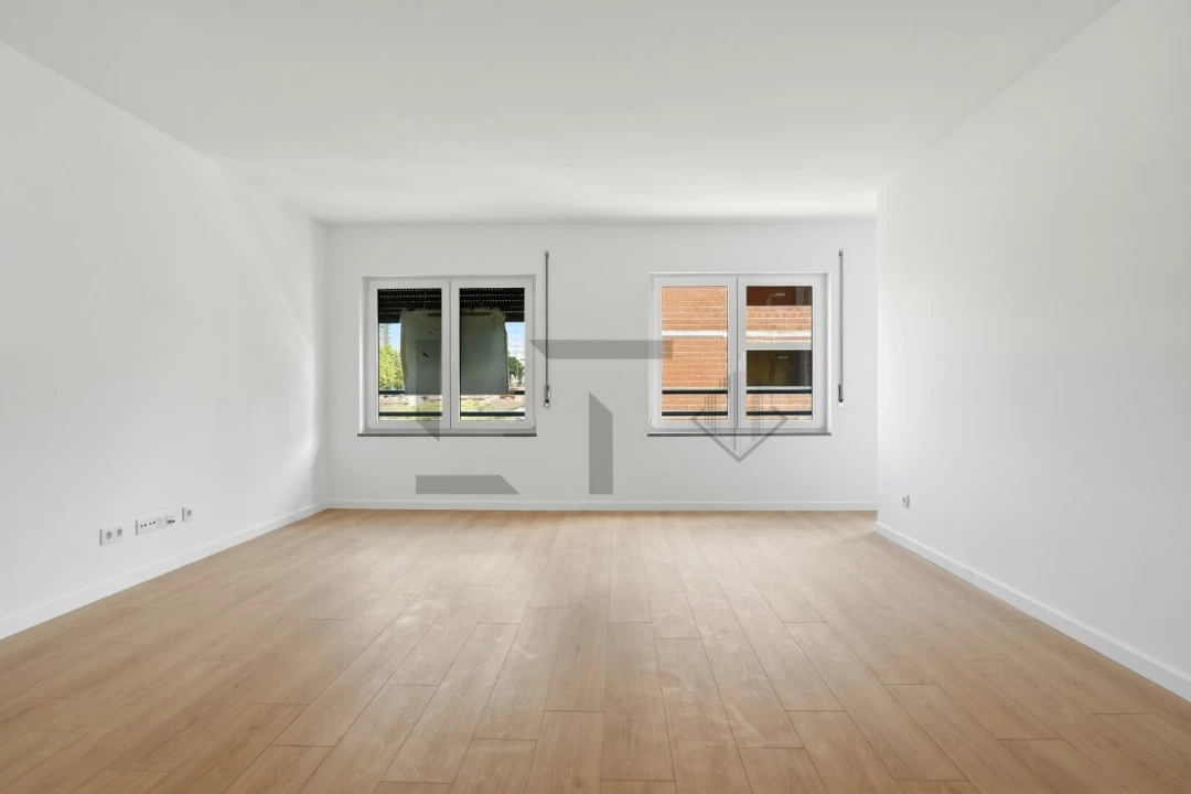 Apartamento T3 para Venda em Santo António dos Cavaleiros e Frielas Foto 4