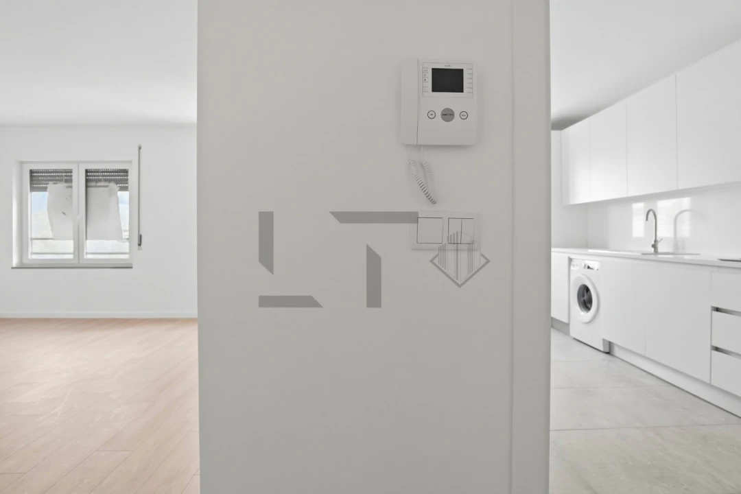 Apartamento T3 para Venda em Santo António dos Cavaleiros e Frielas Foto 3