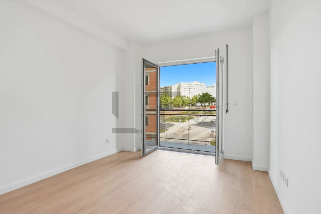 Apartamento T3 para Venda em Santo António dos Cavaleiros e Frielas Foto 32